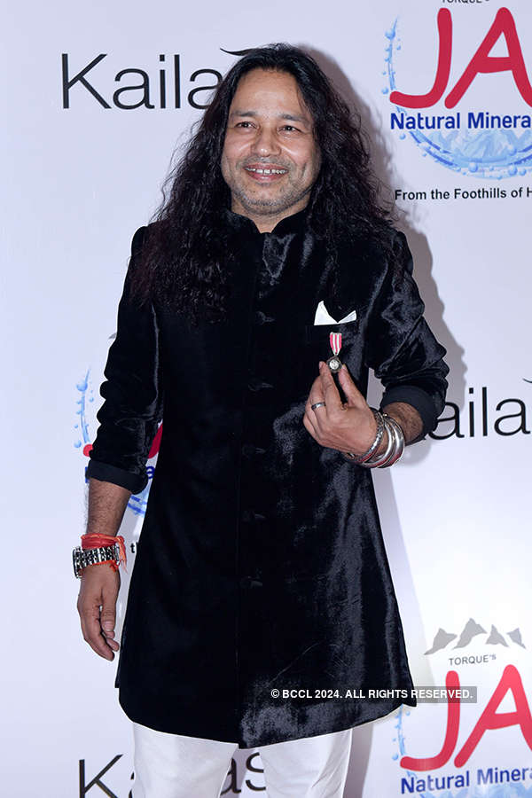 Kailash Kher celebrates musical journey of Kailasa