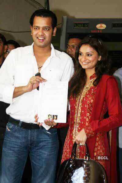 Rahul gets marriage certificate