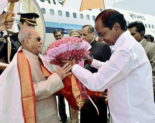 President Pranab Mukherjee visits Hyderabad