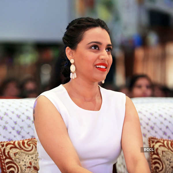 Angry Swara Bhaskar slaps an assaulter