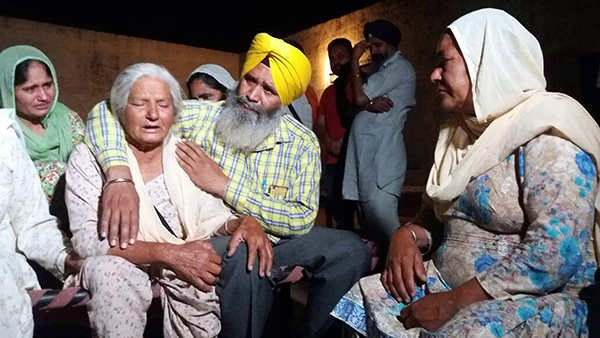 Poonch attack: Martyr Paramjeet Singh cremated in Punjab