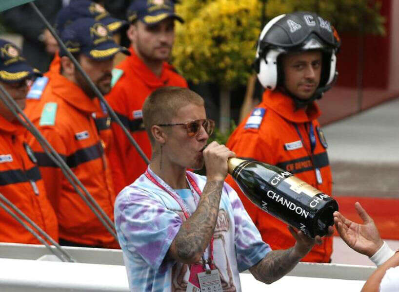 Justin Bieber to get 100 underpriviliged kids at his concert