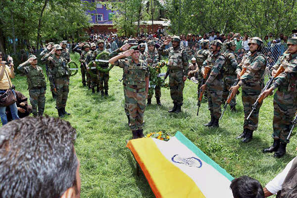Army pays last respect to Lt. Ummer Fayyaz