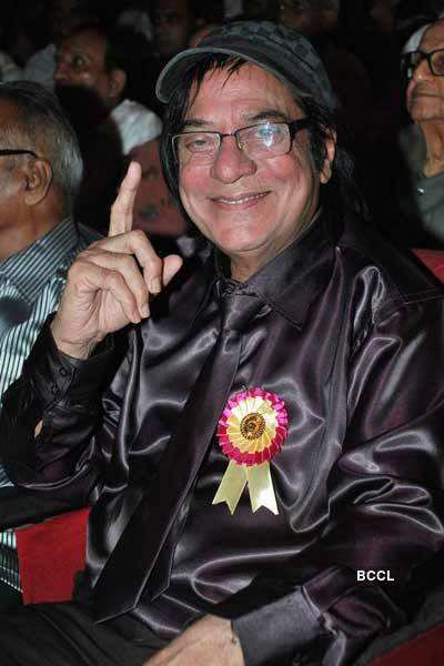 Dev Anand arrives during Dadasaheb Phalke Awards 2010 at Bhaidas Hall ...