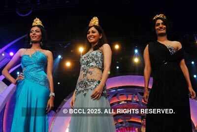 Shreya Kishore, Pooja Chopra, Ekta Chaudhary