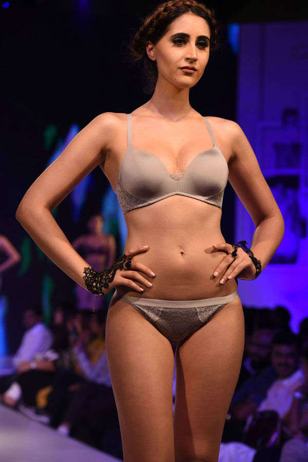 Triumph lingerie fashion show '17