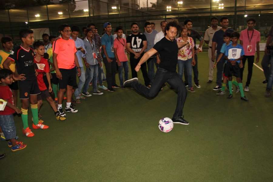 Tiger Shroff and Adah Sharma flaunt their football skills at Super Soccer Tournament