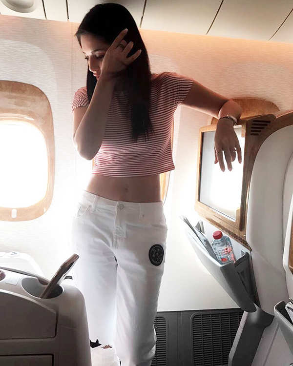 Sunny Leone escapes a plane crash, says “we are alive”