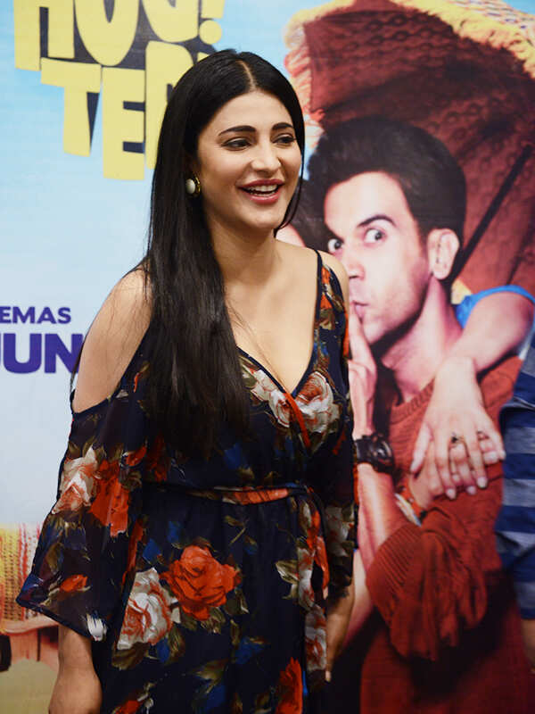 Shruti Haasan is all smiles