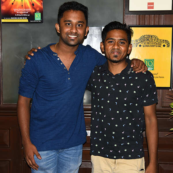 Vishnu and Kathir pose for a photo