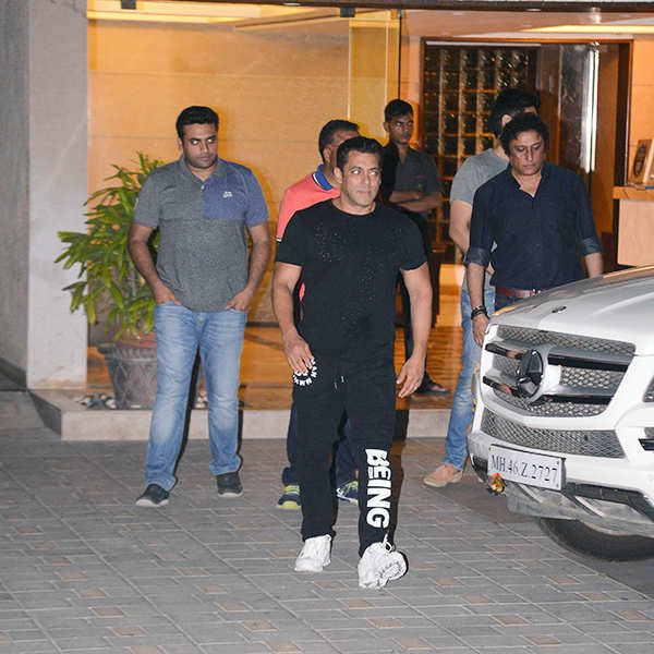 Salman Khan celebrates the launch of Being Human E-Cycles