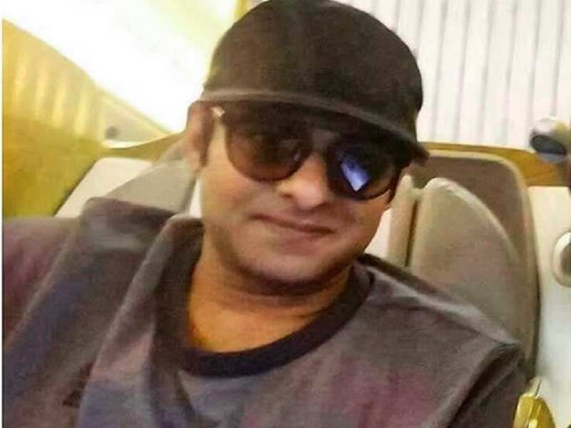 PIC: Prabhas' fans can’t get enough of his clean shaven look