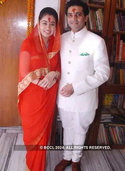 Viveka, Abhijeet's engagement