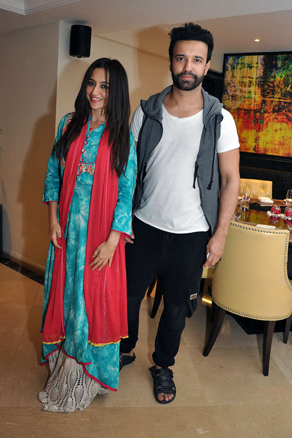 Celebs attend Iftar party