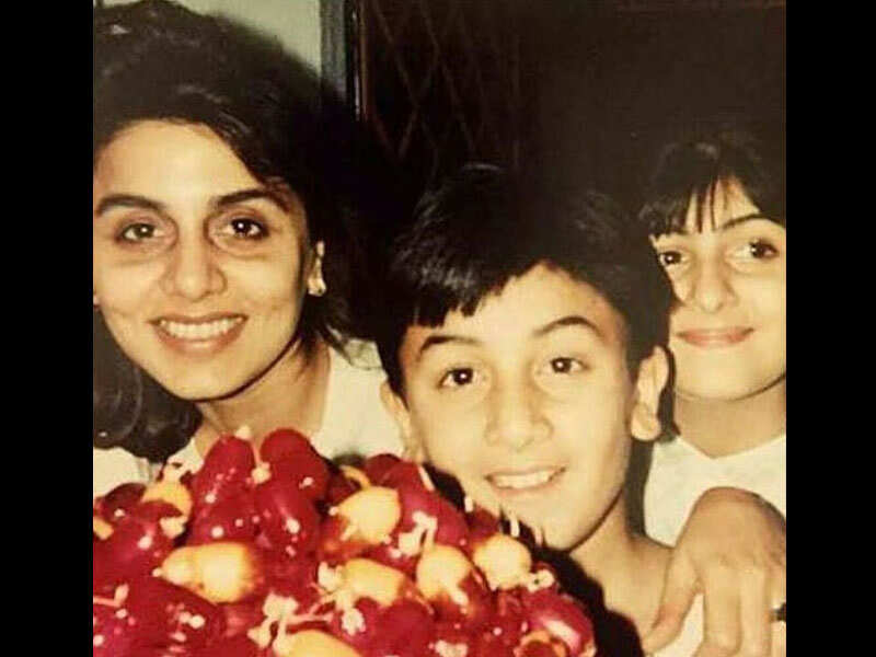This throwback picture of Neetu Singh with kids Ranbir and 