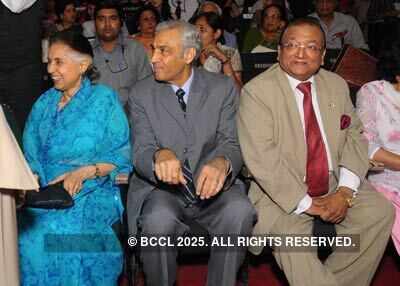 Tejinder Khanna, Subhash Chandra