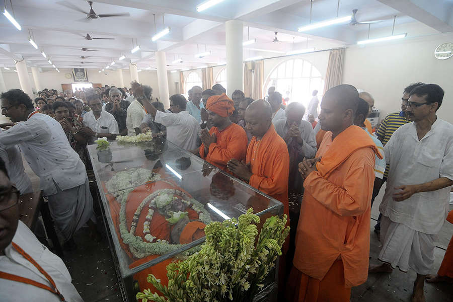 Swami Atmasthanandaji Maharaj laid to rest