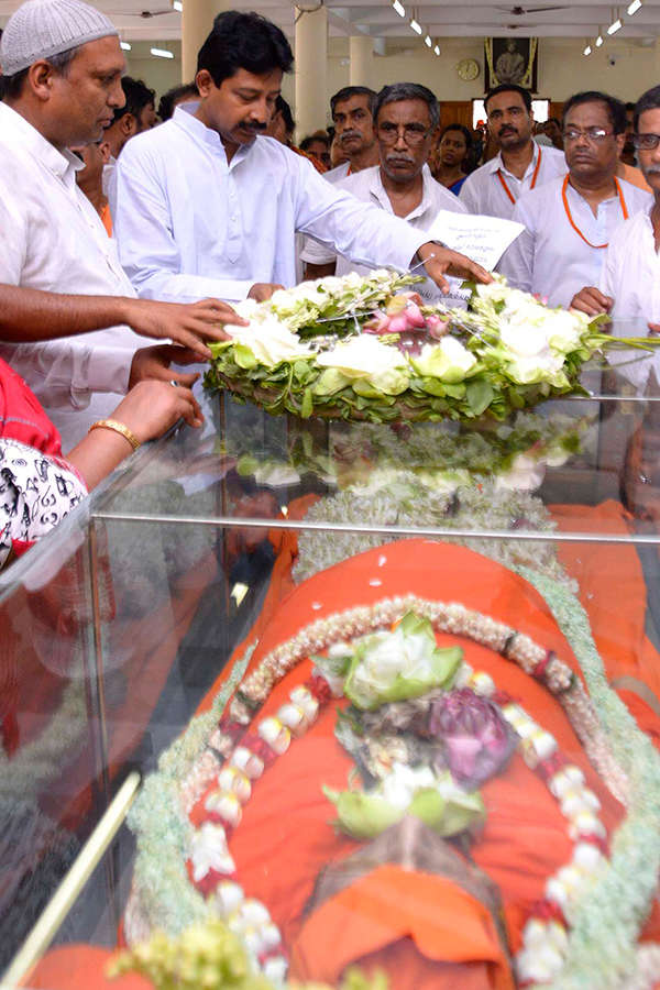 Swami Atmasthanandaji Maharaj laid to rest