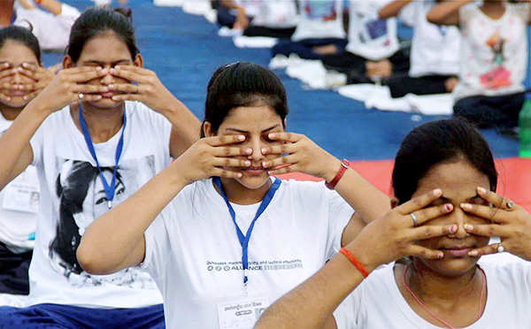 Yoga fever grips world on International Yoga Day