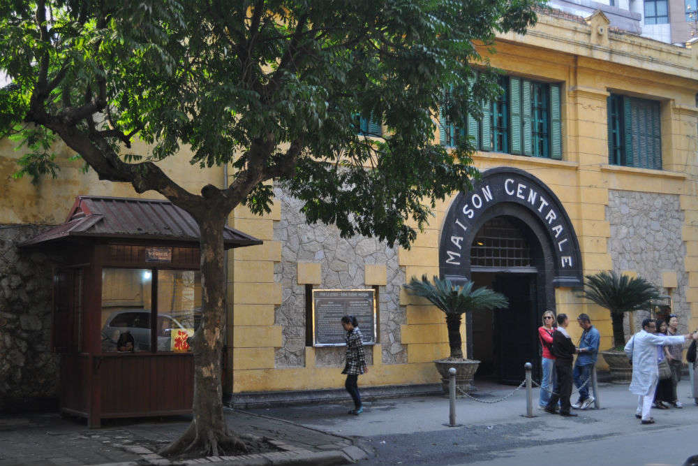 Hoa Lo Prison Museum The Hanoi Hilton Get The Detail Of Hoa Lo