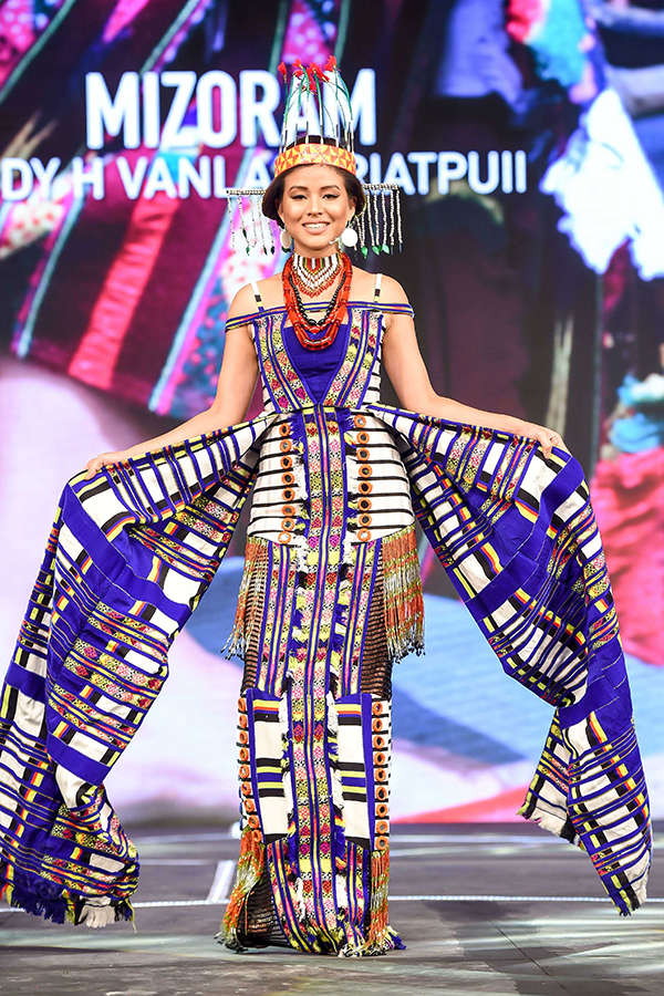 fbb Colors Femina Miss India 2017 sub contest: National Costume Round