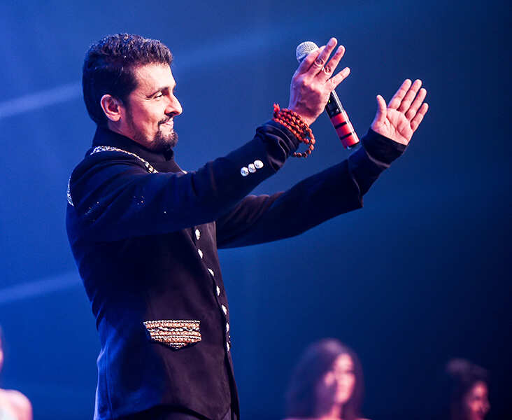 Sonu Nigam performs at Miss India 2017