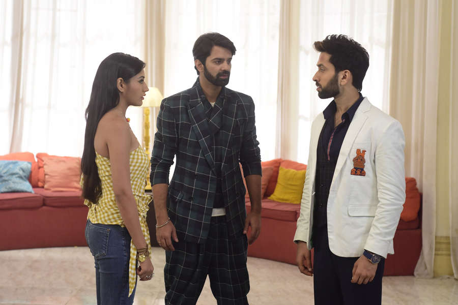 Ishqbaaz: On the sets