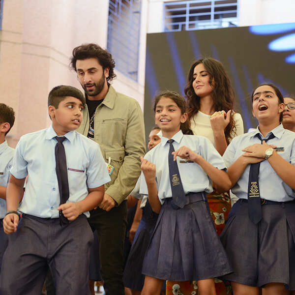 Ranbir Kapoor and Katrina Kaif shake a leg with kids