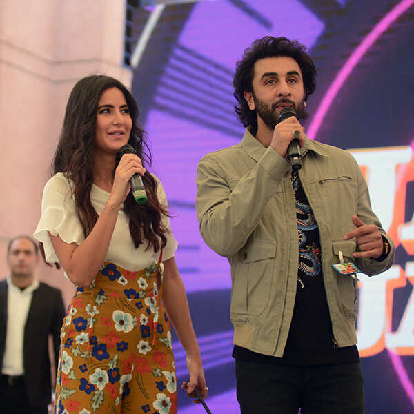 Katrina Kaif and Ranbir Kapoor interact with school kids