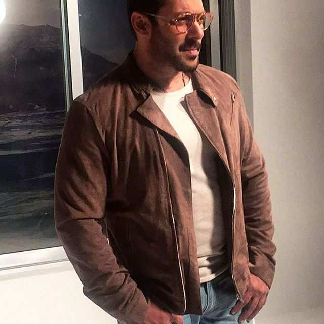 Salman signs exclusive deal with Amazon