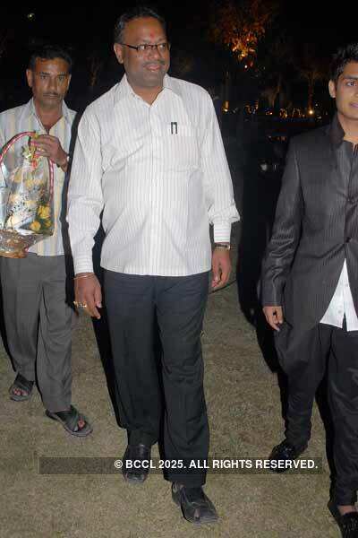 Satish & Mala Munde's Anniversary