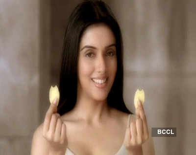Asin shoots for ad