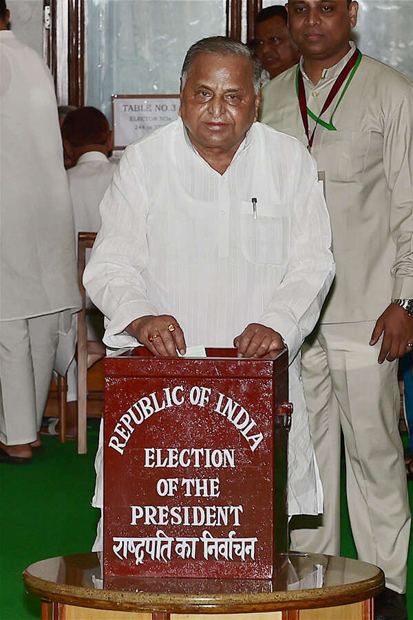Mulayam Singh Yadav casts his vote
