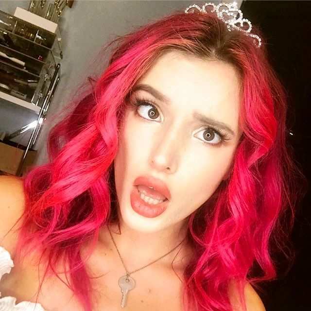 Bella Thorne Clarifies The Explicit Viral Video Of Her As Fake Pics