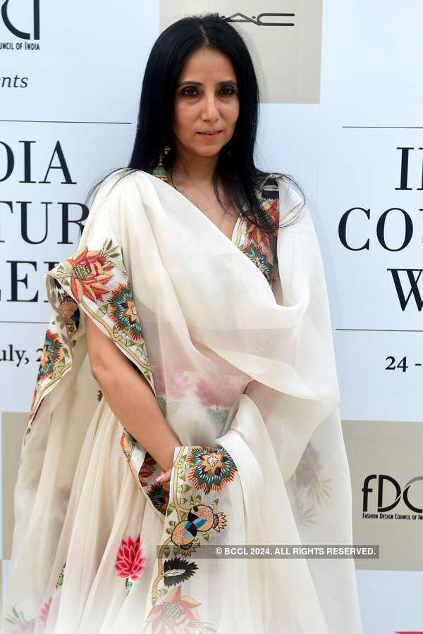 FDCI India Couture Week 2017: Day 1: Anamika Khanna