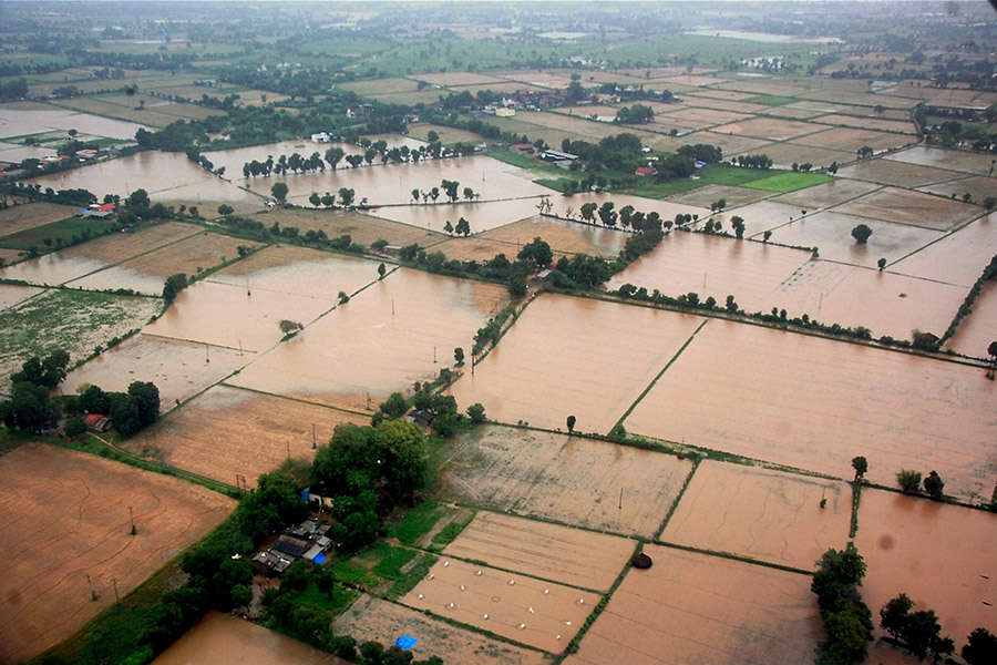 Heavy monsoon rains lash India