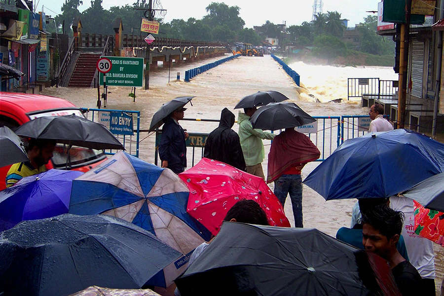 Heavy monsoon rains lash India