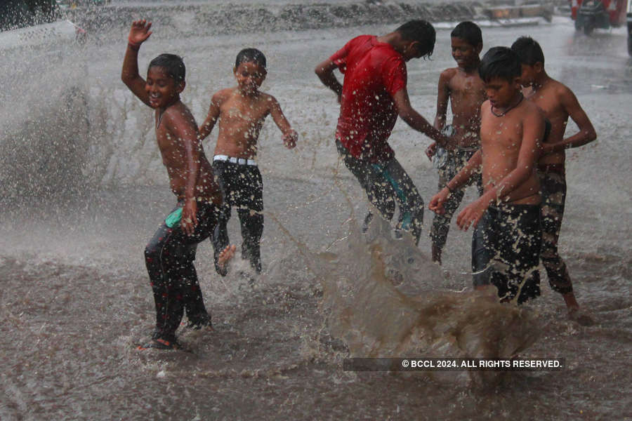 Heavy monsoon rains lash India