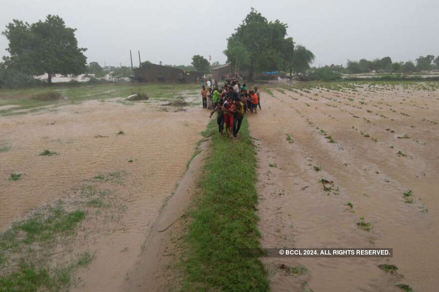 Heavy monsoon rains lash India