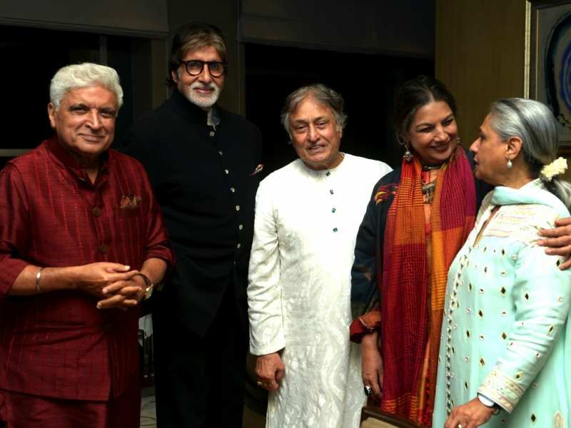 Amitabh Bachchan spends an evening with "old buddies" Javed Akhtar and Amjad Ali Khan
