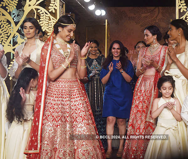 FDCI India Couture Week 2017: Day 6: Anita Dongre