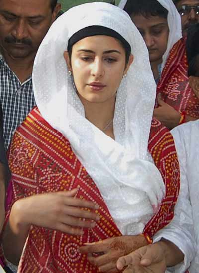 Katrina visits Ajmer shrine