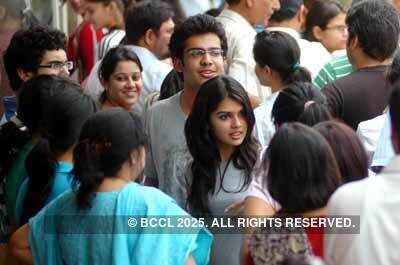 Shaking off school ribbon