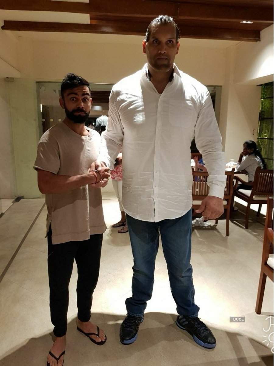 Virat Kohli posts picture with WWE star The Great Khali