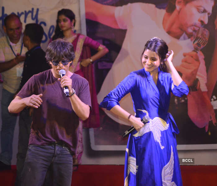 Shah Rukh Khan and Anushka Sharma
