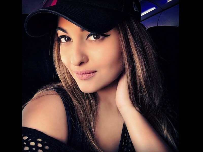 Pic: You cannot miss Sonakshi Sinha's 'Sunday selfie