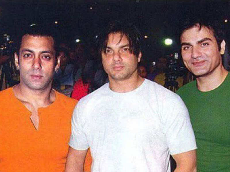 Salman Khan shares an epic throwback picture with brothers Arbaaz Khan and Sohail  Khan on Independence