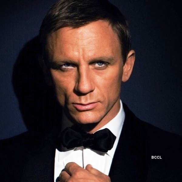 Daniel Craig to play James Bond again
