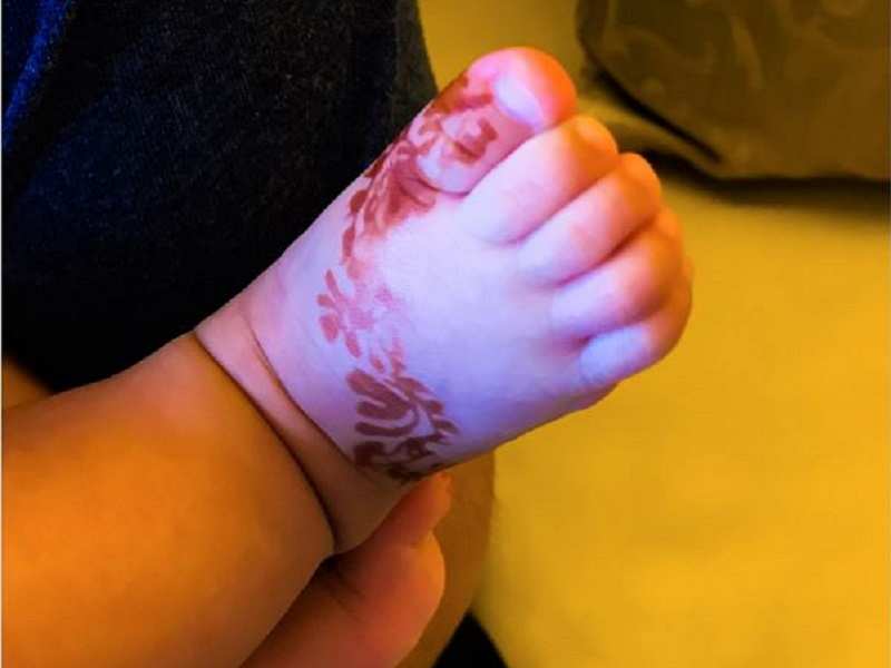 Pic: Adnan Sami shares adorable picture of his daughter’s first mehendi