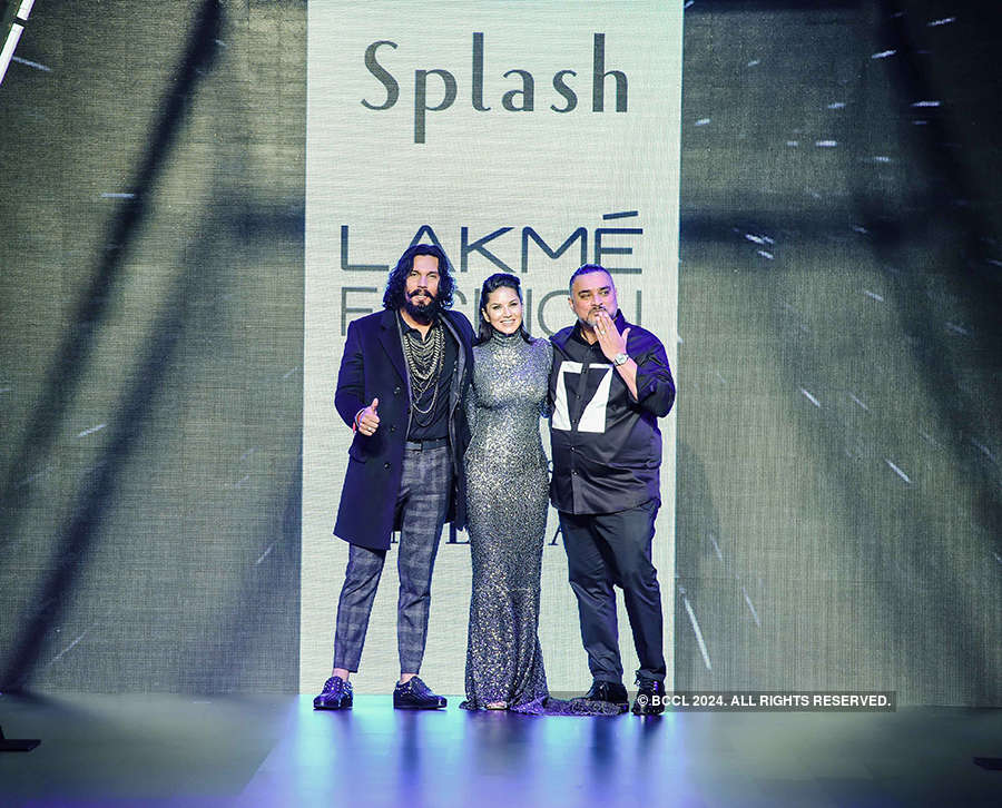 Sunny Leone & Randeep Hooda as sizzling showstoppers for 'Splash' at LFW W/F 2017